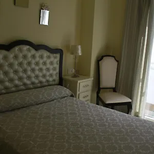 2* Affittacamere Hostal Flor De Lis- Lojo